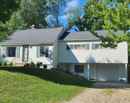 5674 Airline Road, Fruitport