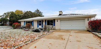 619 Cheyenne Drive, Waukesha