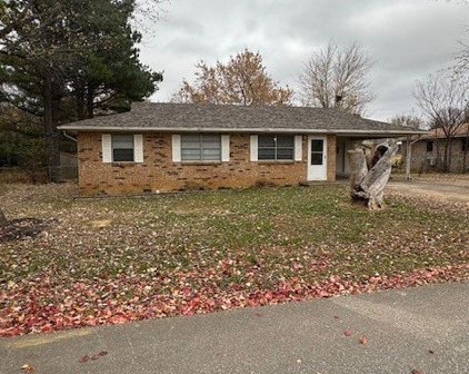 164 E Glen Street, Farmington