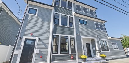 206 Highland Ave Unit 206, Malden