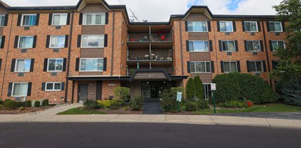 1117 S Old Wilke Road Unit #102, Arlington Heights