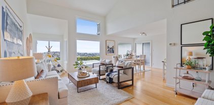 4 Bridge CT, Belmont