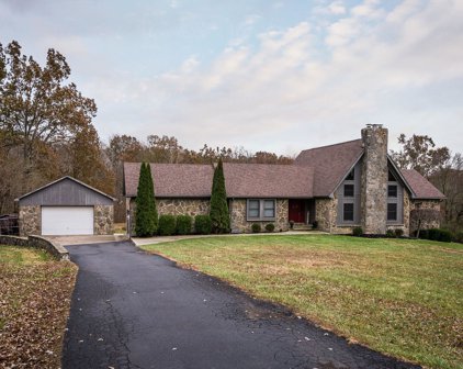 566 Hickory Ln, La Grange