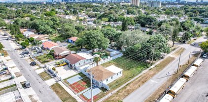 2490 Nw 60th St, Miami