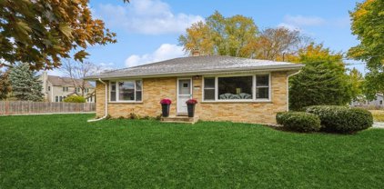 33175 Hunt Club Road, Libertyville