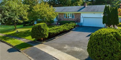 82 Honey Pot Road, West Haven