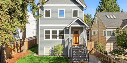 1112 N 76th Street, Seattle