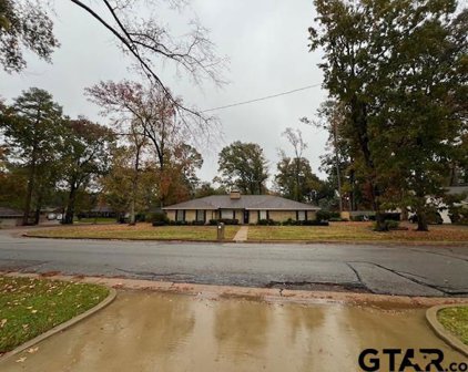 8220 Yale Dr, Tyler