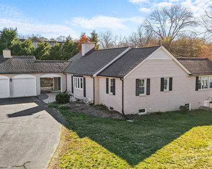 627 8th Street Nw Drive, Hickory
