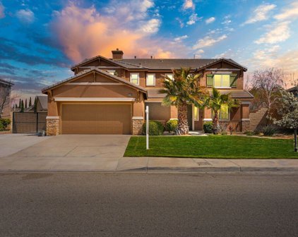 42250  Klamath Ln, Lancaster
