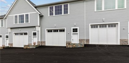 55 John Clarke Road Unit 17, Middletown