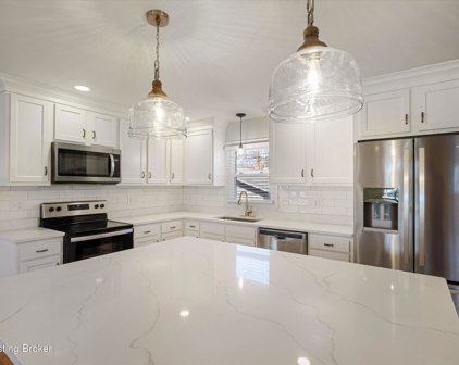 103 Sunset Dr, La Grange
