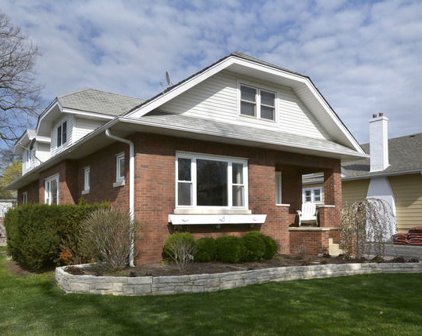 930 N Highland Avenue, Arlington Heights