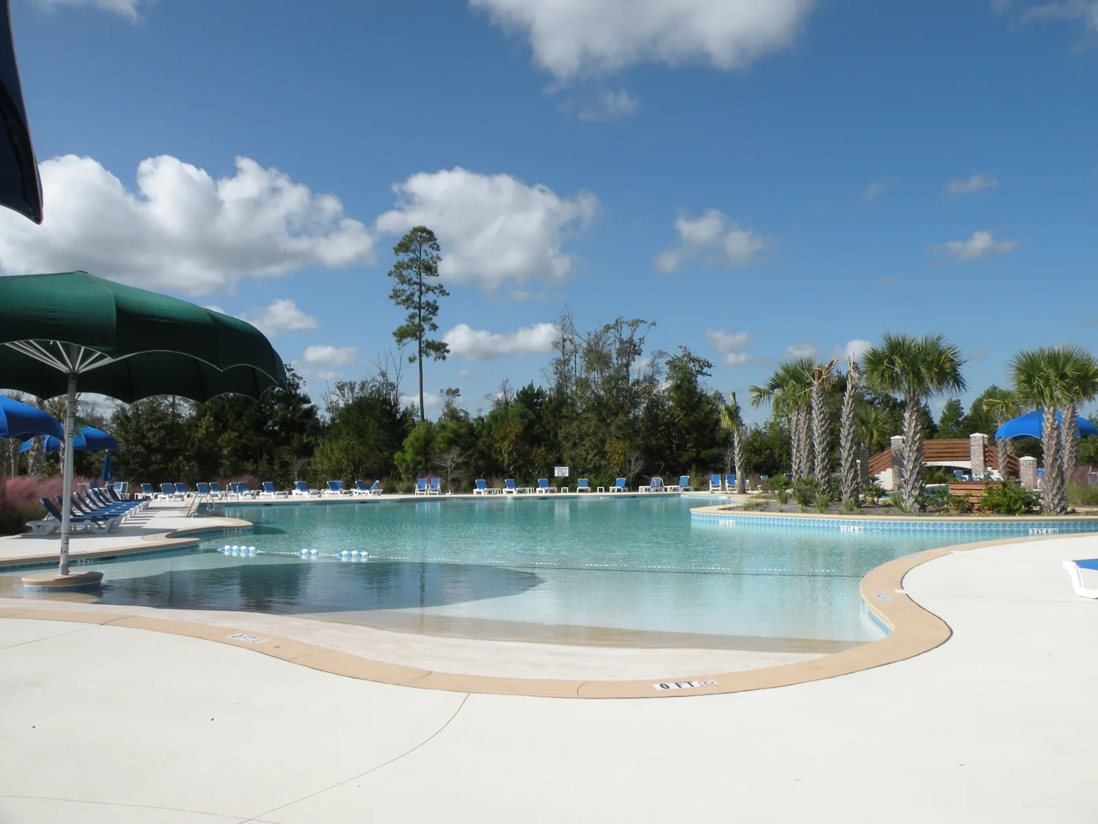 Zero-entry pool at Mill Creek at Cypress Ridge in Bluffton SC