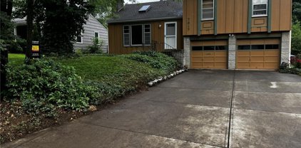 7617 Windsor Street, Prairie Village