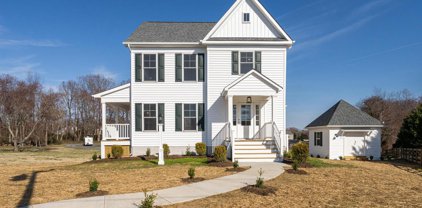 7093 Leeds Manor, Marshall