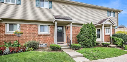 2192 ORCHARD CREST, Shelby Twp