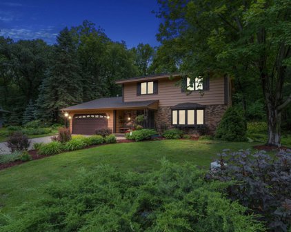 801 Welcome Court, Burnsville