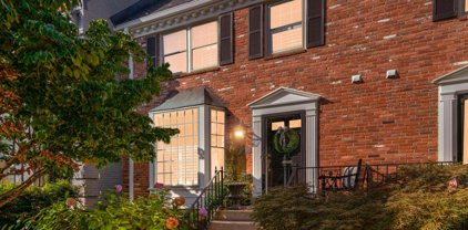 6734 Melrose Dr, Mclean