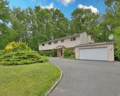 129 Hicks Lane, Great Neck