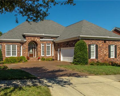665 Springlake Dr, Franklin