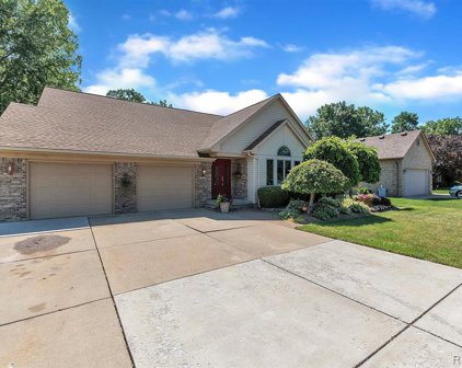 39804 DEQUINDRE, Sterling Heights