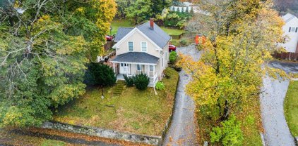 868 Main St, Reading