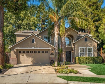 1301 Peregrine DR, Gilroy