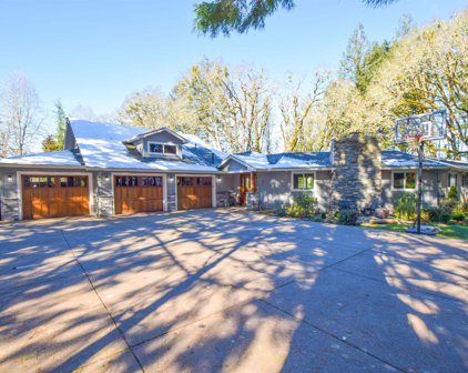 1660 Acacia Dr