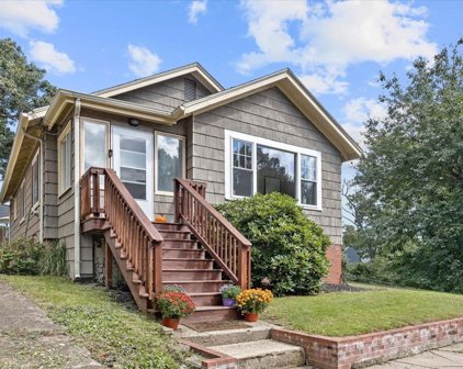 5 Englewood Ave E, Randolph