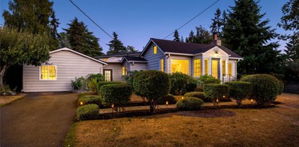 8614 Bowdoin Way, Edmonds