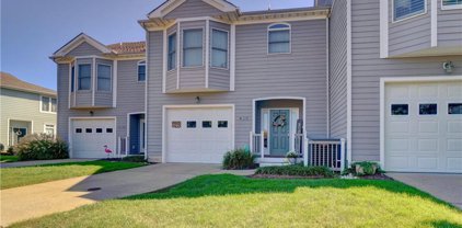 1045 Porte Harbour Arch Arch Unit PH3, Hampton East