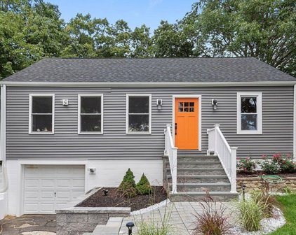 132 Lakeshore Dr, Marlborough