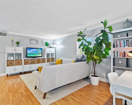 2008 Jackson St Unit #B10, Hollywood