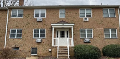 24 Manchester Court Unit C, Freehold