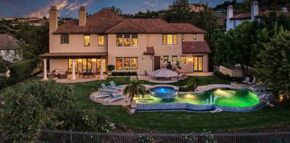25375  Prado De Las Fresas, Calabasas