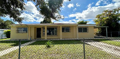 480 W 37th St, Hialeah