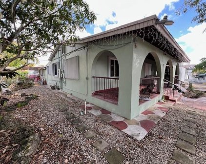 501 E 8th St, Hialeah