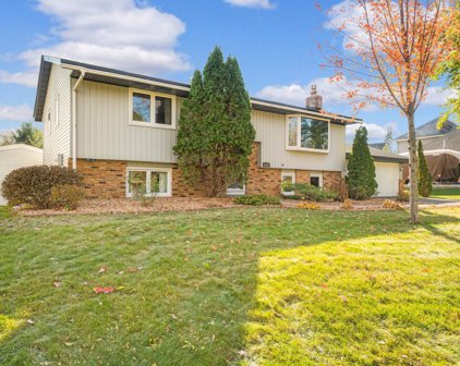 8140 Yellowstone Lane N, Maple Grove