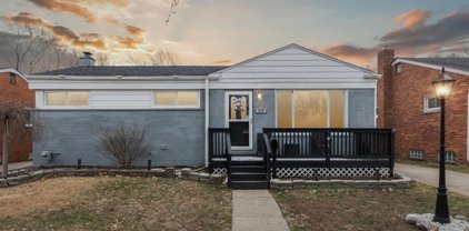 926 PARLIAMENT, Madison Heights