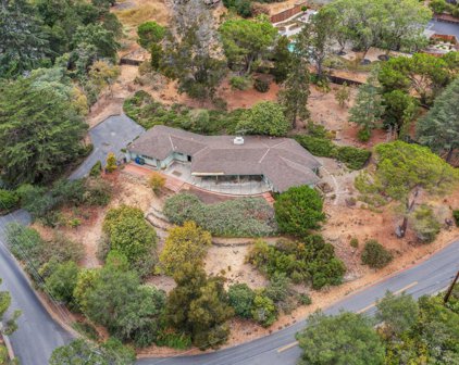 510 Woodside DR, Woodside
