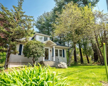 18 Oak St, Wayland
