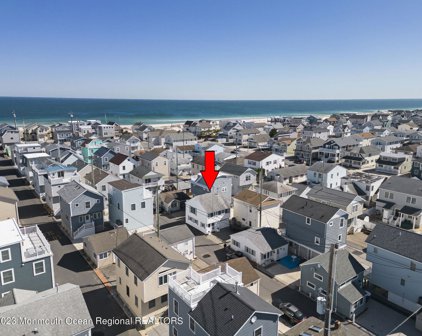 27 E Surf Way, Lavallette