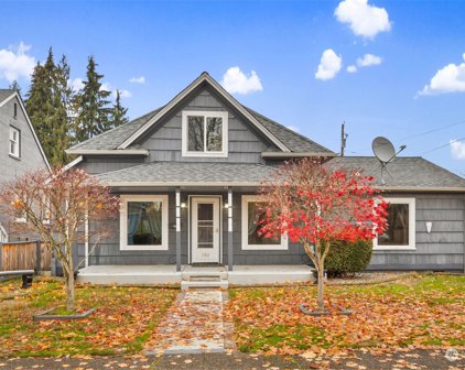303 7th Avenue NW, Puyallup
