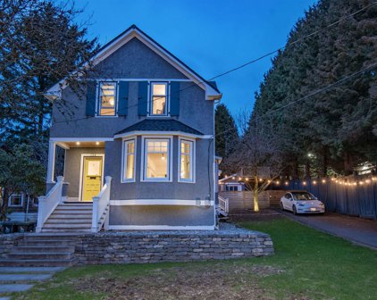 124 W Queens Road, North Vancouver