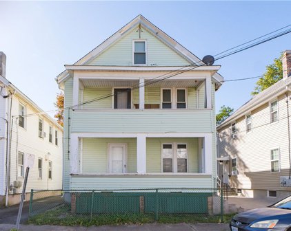 27 Collins Avenue, Pawtucket