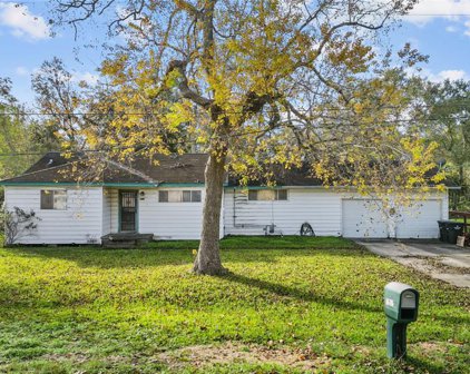2203 W Lang Street, Alvin