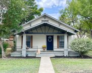 411 W Park Ave, Devine image