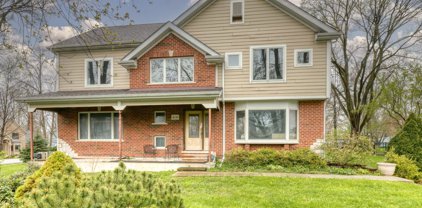 28W012 Galusha Avenue, Warrenville
