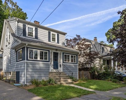 37 Revere St, Milton